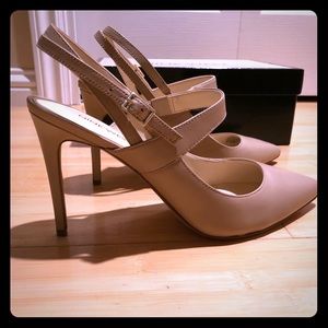 NWT Nine West Tabbae tan pumps
